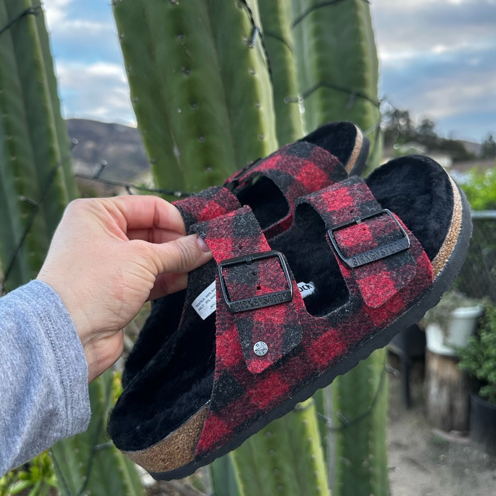 UNISEX BIRKENSTOCK ARIZONA SHEARLING PLAID RED W6/M4